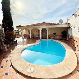 https://villa-violetta.tenerifehoteles.net